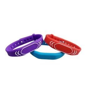 Pulseras RFID inteligentes de silicona con producción personalizada